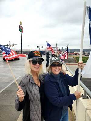 Greeting the "Protect our Border" caravan